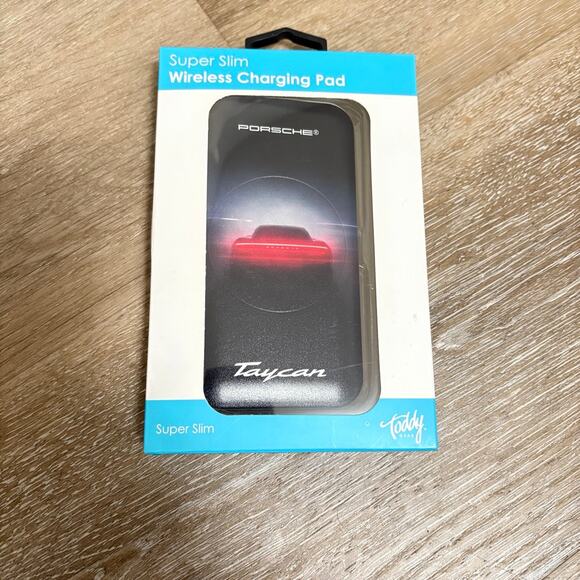 Porsche Taycan Toddy Gear Super-Slim Wireless Charging Pad New - Picture 1 of 4